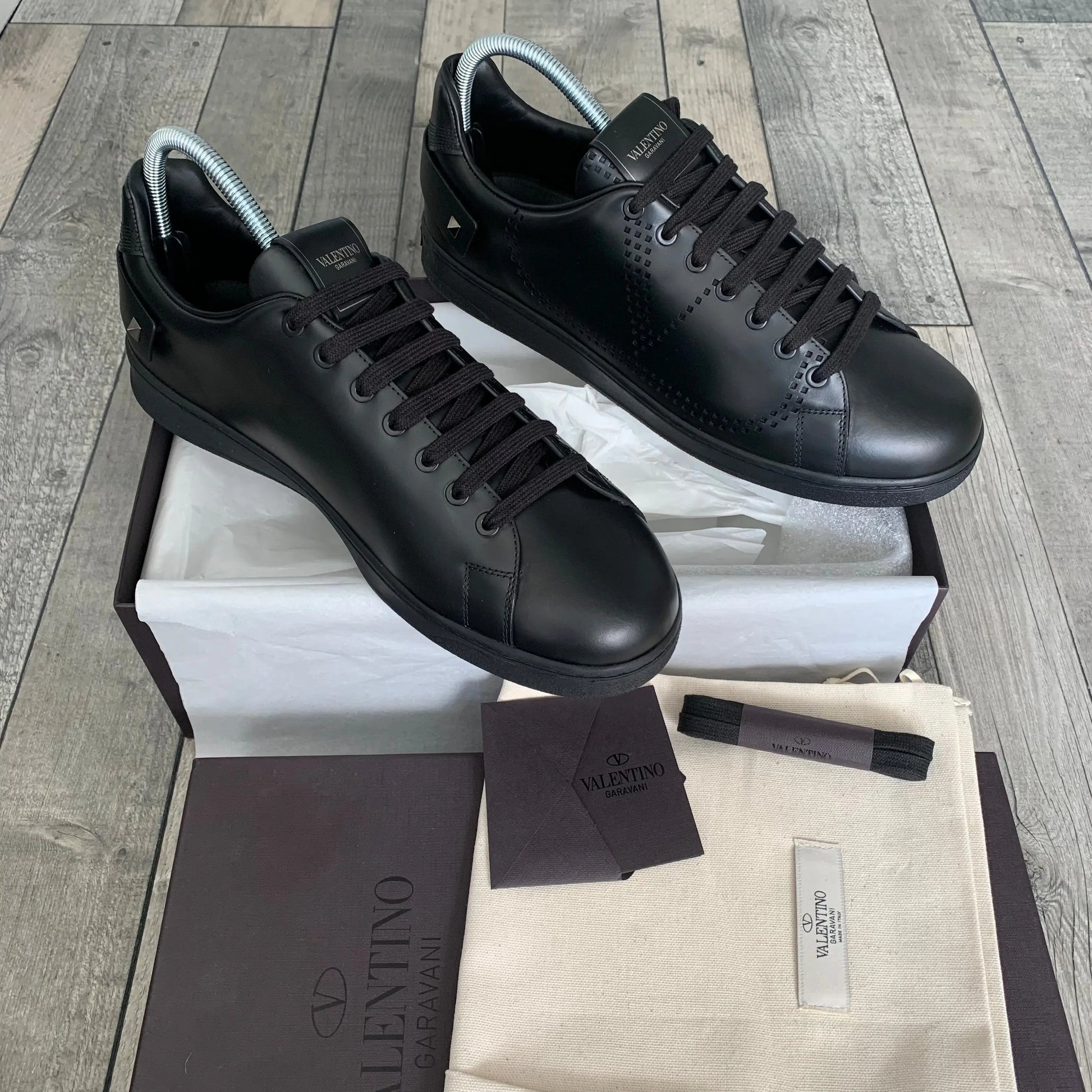 Valentino Backnet VLOGO Trainers - Black Sneakers OneworldClothing