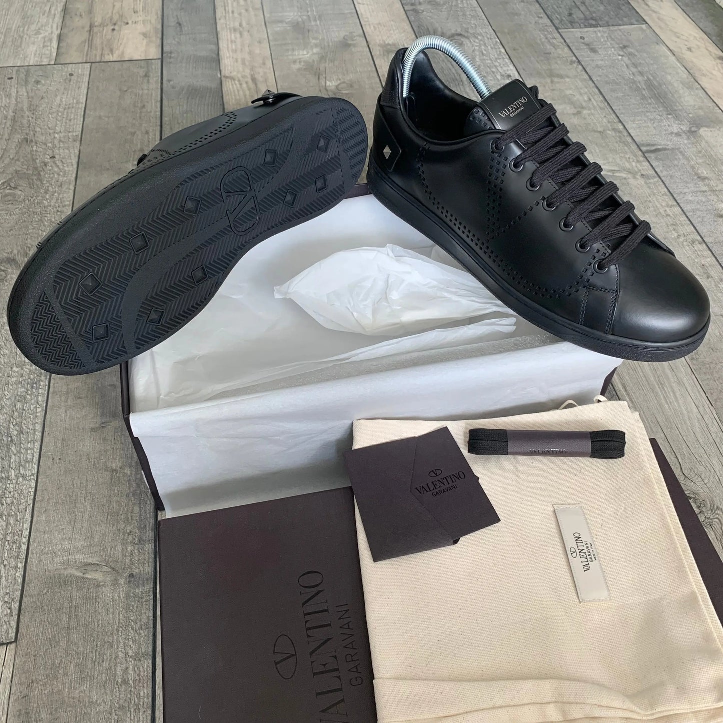 Valentino Backnet VLOGO Trainers - Black Sneakers OneworldClothing